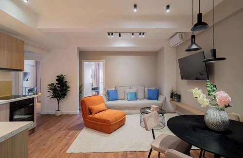 Bucharest City-Centre Apartment | Modern & Spacious 2BR - Steps to Cismigiu Gardens