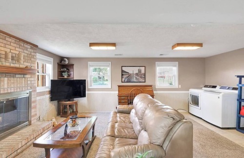 Speedway House | Modern, spacious 3 BR/2 BA in Speedway w/beautiful outdoor deck and landscaping