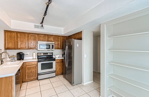 Deer Valley House | Modern Spacious 3 BR home W/Pool and Games