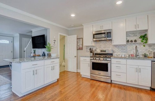 Parkville House | Modern & Spacious: 9 Mi to Dtwn Baltimore
