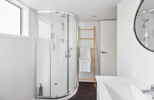 Temuka Apartment | Modern spacious apartment