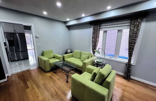 Meadowvale Village House | Modern & Spacious Home with Large Patio – Perfect for Relaxation!