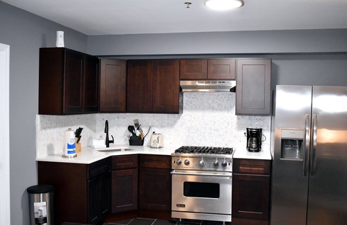 Ampere House | Modern Spacious Home, Family-Friendly, 30 Min from NYC