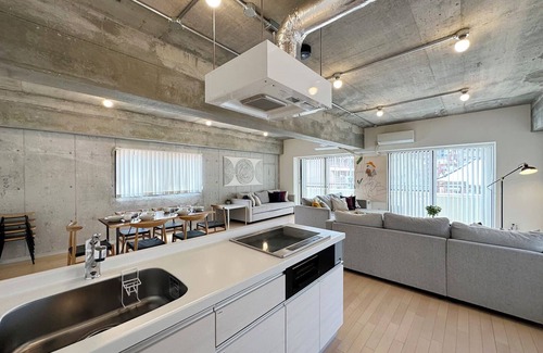 Hiroshima City Centre Apartment | Modern Spacious Apartment Beside Peace Park 10 ppl