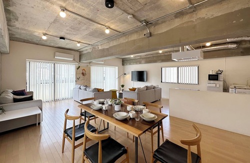 Hiroshima City Centre Apartment | Modern Spacious Apartment Beside Peace Park 10 ppl