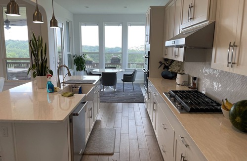 Highpointe House | Modern Spacious Living