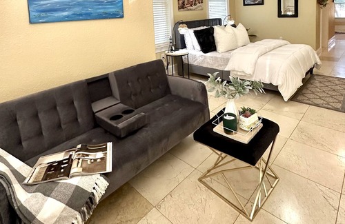 Orlando Apartment | Modern & Spacious Private Master Suite with Separate Entrance