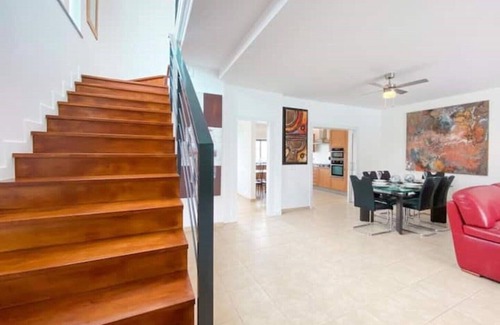 Lagos Villa | Modern, spacious Villa with private pool, quiet location, close to all amenities