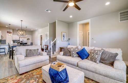 Bethel Heights House | Modern Springdale Home: 13 Mi to Fayetteville!