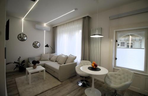 Gyor Apartment | Modern stúdió a Belváros közepén parkolóval- Kata stúdióapartman