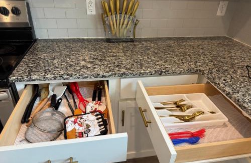 Killeen House | Modern Stay in Killeen