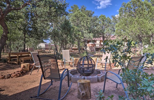 Strawberry Cabin | Modern Strawberry Cabin w/Hammock, Deck, Fire Pit