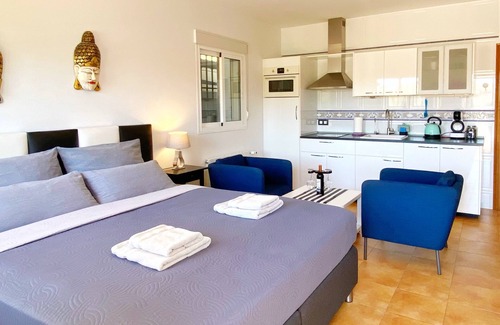 Canillas de Aceituno Apartment | Modern studio between sea and mountains in the "Cortijo los Capitos"