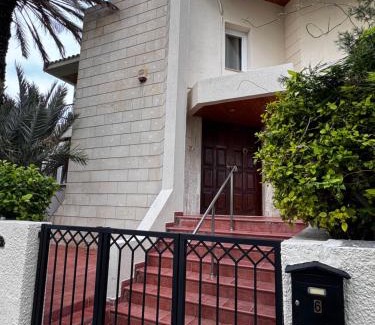 Limassol Apartment | Modern Studio 2 private Kitchenette and Bathroom