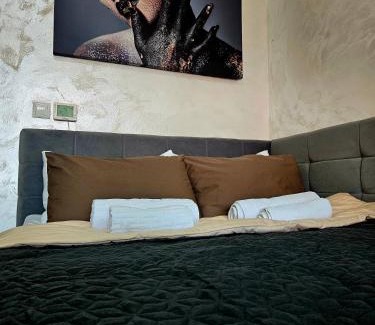 Onesti Apartment | Modern Studio 4