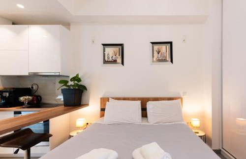 Platia Viktorias Apartment | Modern studio apartment A