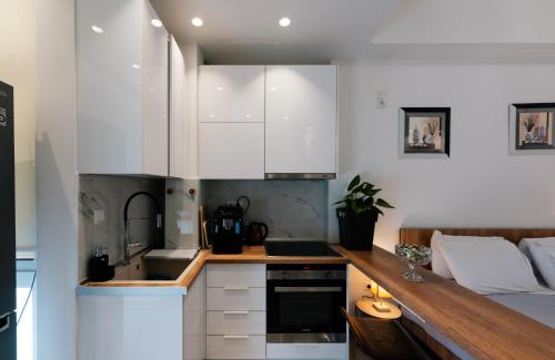 Platia Viktorias Apartment | Modern studio apartment A