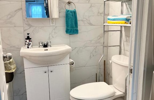 Rosemont-La Petite-Patrie Apartment | Modern Studio Apartment in Rosemont Near Downtown Montreal-D