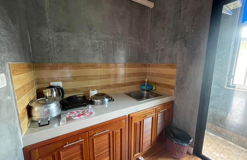 Si Sunthon Apartment | Modern Studio Apartment in Thalang