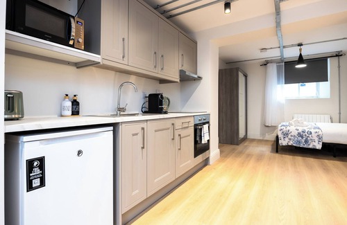 Phibsborough Apartment | Modern Studio APT : 20 Min Walk to Ha'penny Bridge