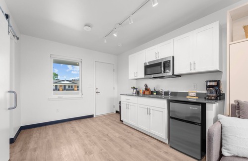 Cedar Falls Apartment | Modern Studio in Cedar Falls