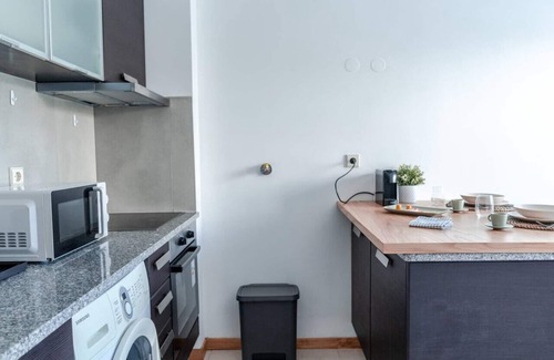 Cedofeita Apartment | Modern Studio in Lapa - 5-min walk to metro!