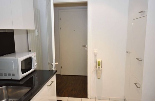 Seefeld Apartment | Modern studio in the city center (Flower 22)