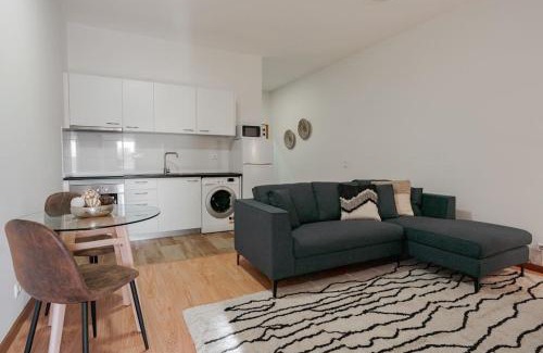 Senhora da Hora Apartment | Modern studio near Metro Station