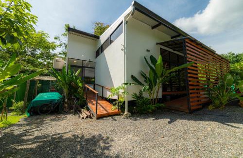 Manzanillo Apartment | Modern studio near Santa Teresa beach