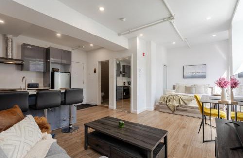 Downtown Montreal Apartment | Modern Studio on Bishop - Spotlight MTL