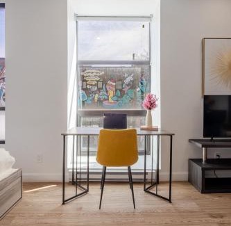 Downtown Montreal Apartment | Modern Studio on Bishop - Spotlight MTL