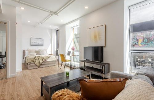Downtown Montreal Apartment | Modern Studio on Bishop - Spotlight MTL