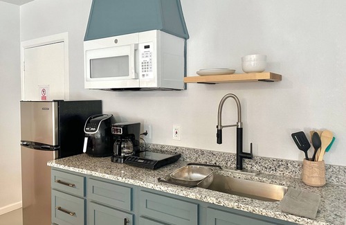 Central Oklahoma City Apartment | Modern Studio Retreat Stylish Spacious MR
