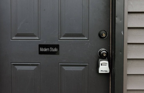 Lexington Apartment | Modern Studio - Stylish Apartment in Downtown Lexington