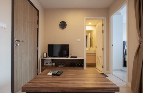 Khlong Toei Condo | Modern style condo for 4 PPL - 2 units room