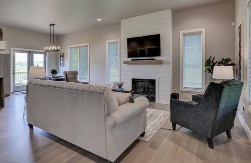 Joplin House | Modern Style Home Located in the Heart of Joplin!