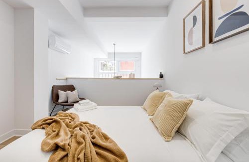 Mile End Apartment | Modern Stylish 1BR with Sofabed in Mile End 1E