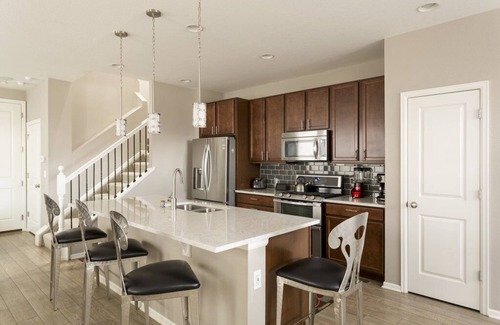 Aurora House | Modern, Stylish and Spacious Guest House in the Heart of Denver