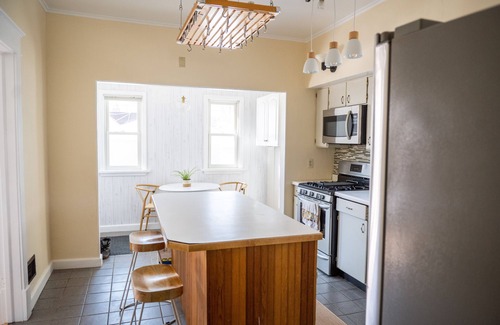 Como House | Modern, stylish, Instagram worthy 3 bedroom home, 1 bathroom home.