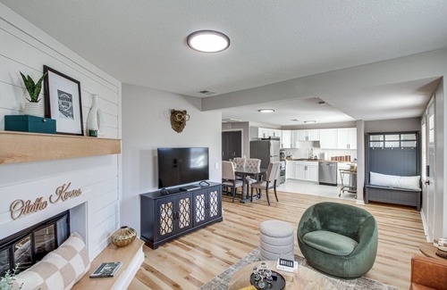 Olathe House | Modern & Stylish Olathe Home in Prime Location
