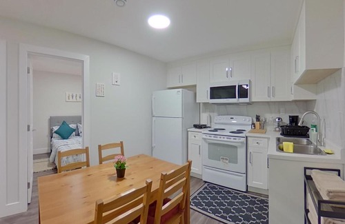 Guildford House | Modern suite fully equipped and place to enjoy
