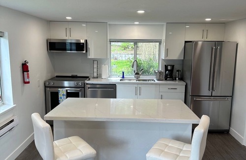 Garibaldi Highlands House | Modern suite in Garibaldi Highlands, near all outdoors fun and 45m to whistler