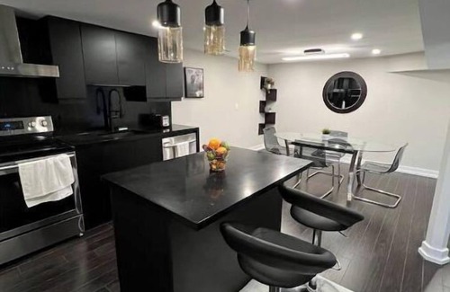 Eringate House | Modern Suite near Pearson Airport. Sleeps 1-4