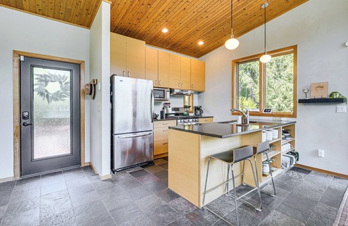 Olympia House | Modern Summit Lake Escape - Spacious Deck w/View!