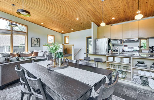 Olympia House | Modern Summit Lake Escape - Spacious Deck w/View!