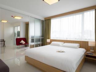 Talat Nuea Apartment | Modern Thai Suites