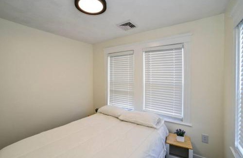 Stoneham Apartment | Modern Three Bedroom Condo - Boston