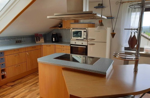 Mainleus Apartment | Modern top-floor apartment in the idyllic suburb of Mainleus