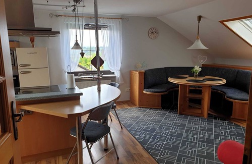 Mainleus Apartment | Modern top-floor apartment in the idyllic suburb of Mainleus