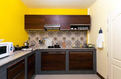 Hai Ya House | Modern Townhome at the Saturday Market and Old City